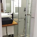 Beautiful Modern In Bllok Apartmán Tirana