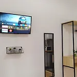 Beautiful Modern In Bllok Apartmán