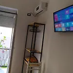 Beautiful Modern In Bllok Apartmán Tirana