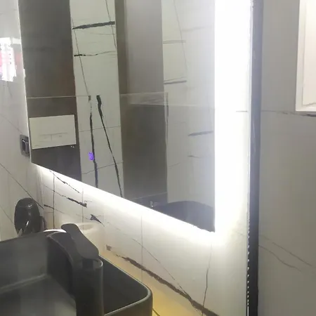 Beautiful Modern In Bllok Apartman Tirana