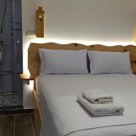 Apartment Beautiful Modern In Bllok Tirana