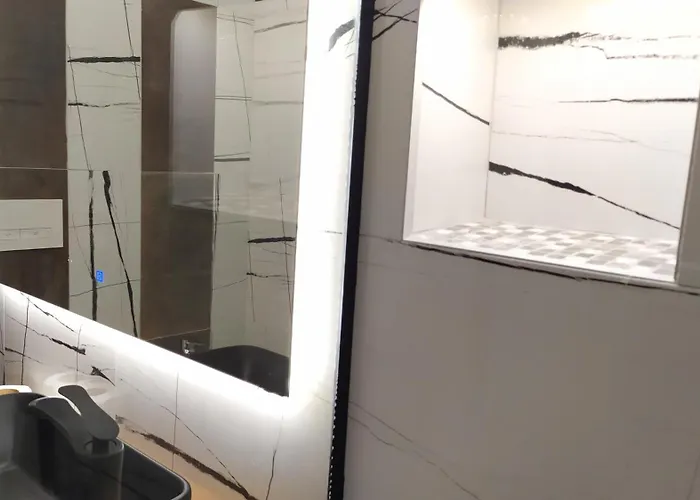 Beautiful Modern In Bllok Tirana