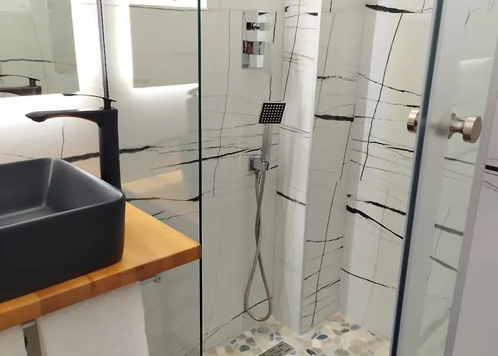 Beautiful Modern In Bllok * Tirana