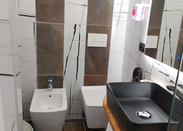 Lägenhet Beautiful Modern In Bllok