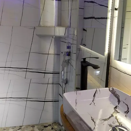 Beautiful Modern In Bllok Apartament *