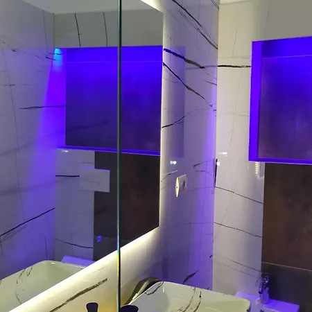 Apartament Beautiful Modern In Bllok Tirana