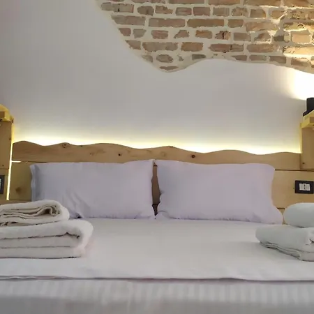 Apartament Beautiful Modern In Bllok Tirana