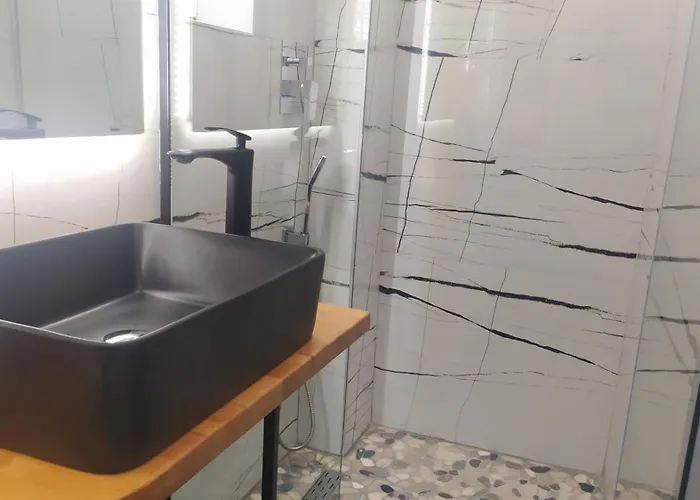 Beautiful Modern In Bllok Appartement