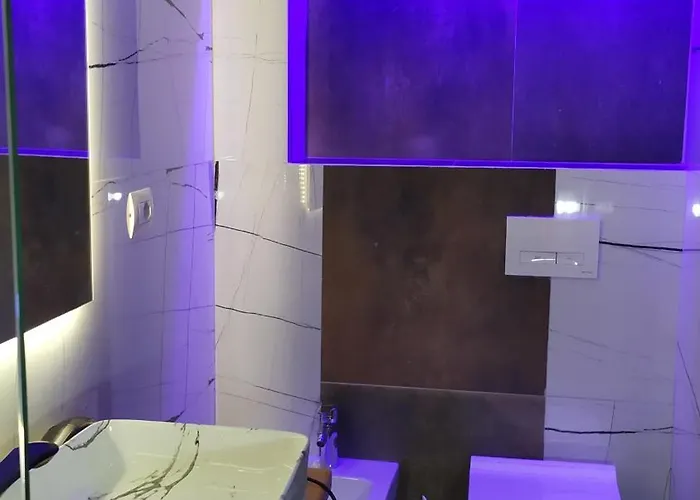 Beautiful Modern In Bllok * Tirana