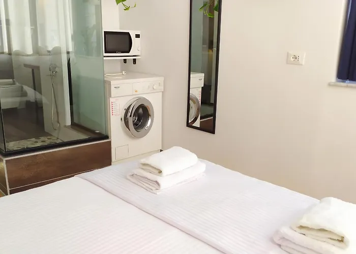 Beautiful Modern In Bllok *