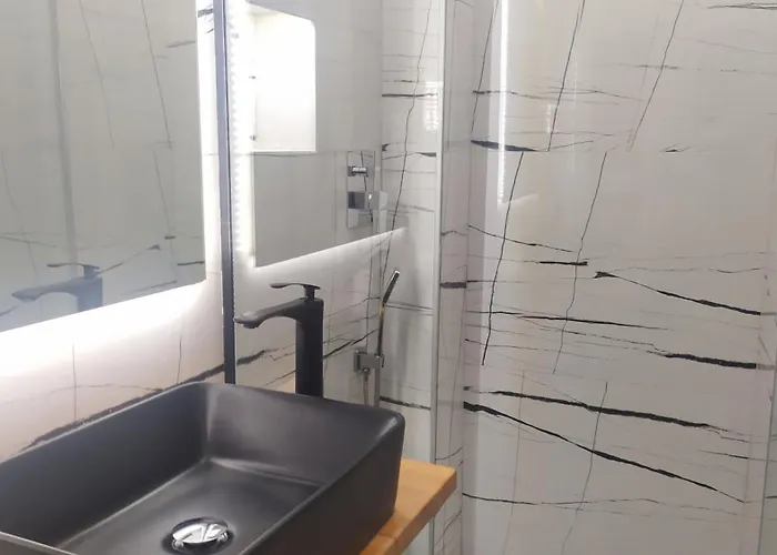 Appartement Beautiful Modern In Bllok