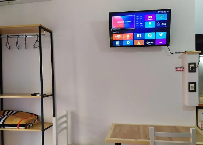 Beautiful Modern In Bllok